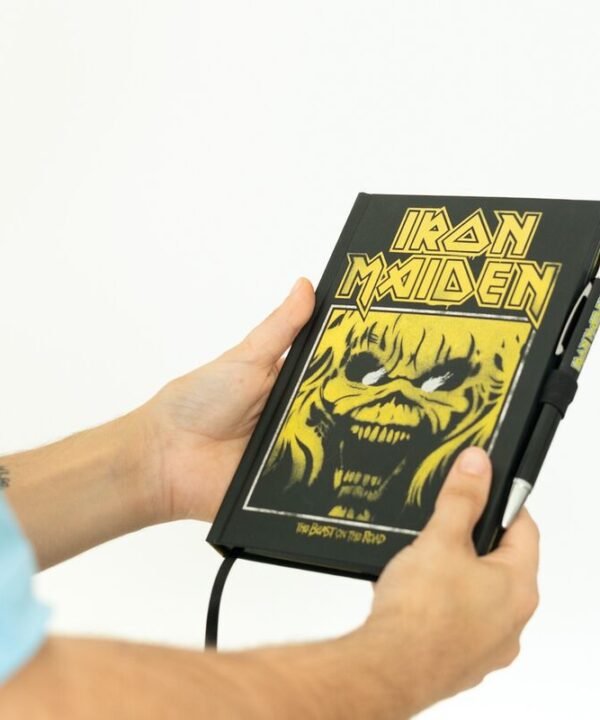 Cuaderno A5 premium + boligrafo proyector Iron Maiden - Imagen 5