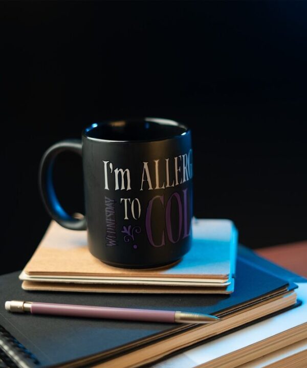 Taza Allergic To Color Miercoles 350ml - Imagen 5